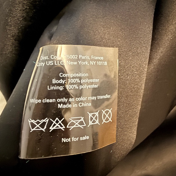 Gucci Beauty Black Velvet Makeup Pouch - Picture 5 of 5